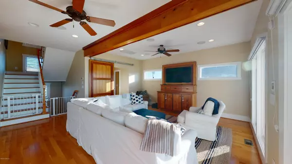 Emerald Isle, NC 28594,513 Ocean DR