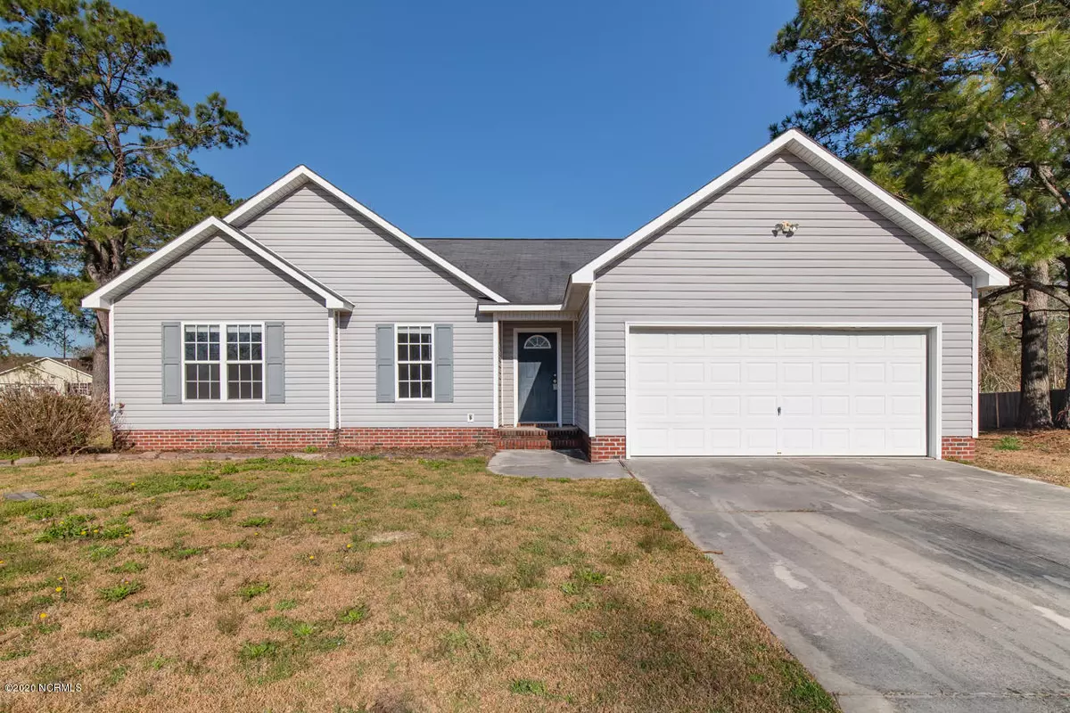 Hubert, NC 28539,205 Hominy CT