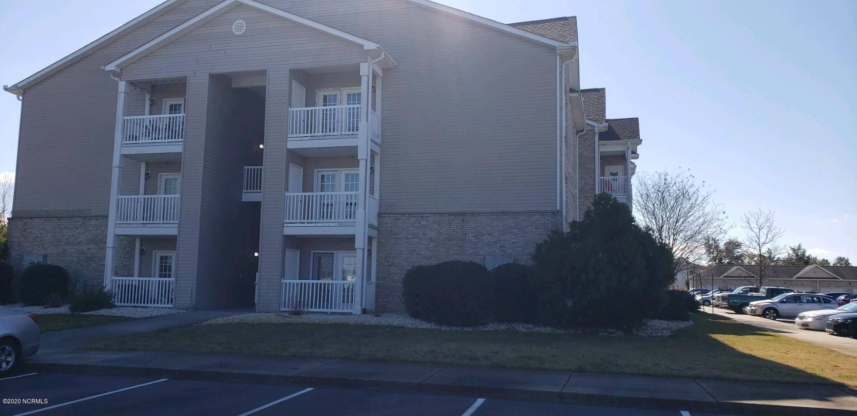645 Condo Club DR #104, Wilmington, NC 28412