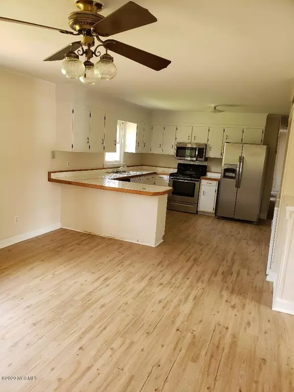 Whiteville, NC 28472,260 Country Club RD