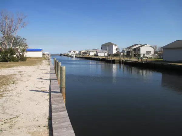 Harkers Island, NC 28531,110 Westmouth Bay DR