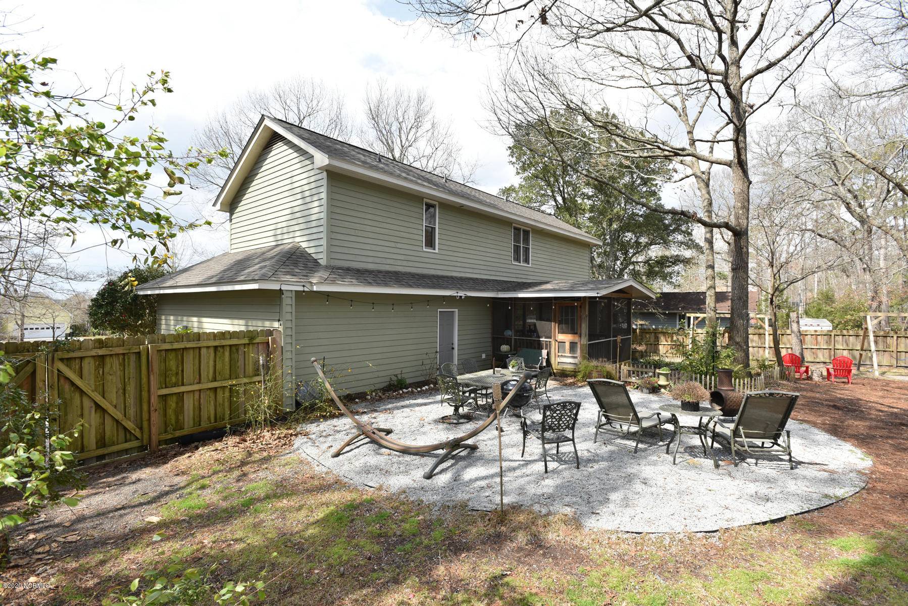 Stella, NC 28582,129 White Oak Bluff RD