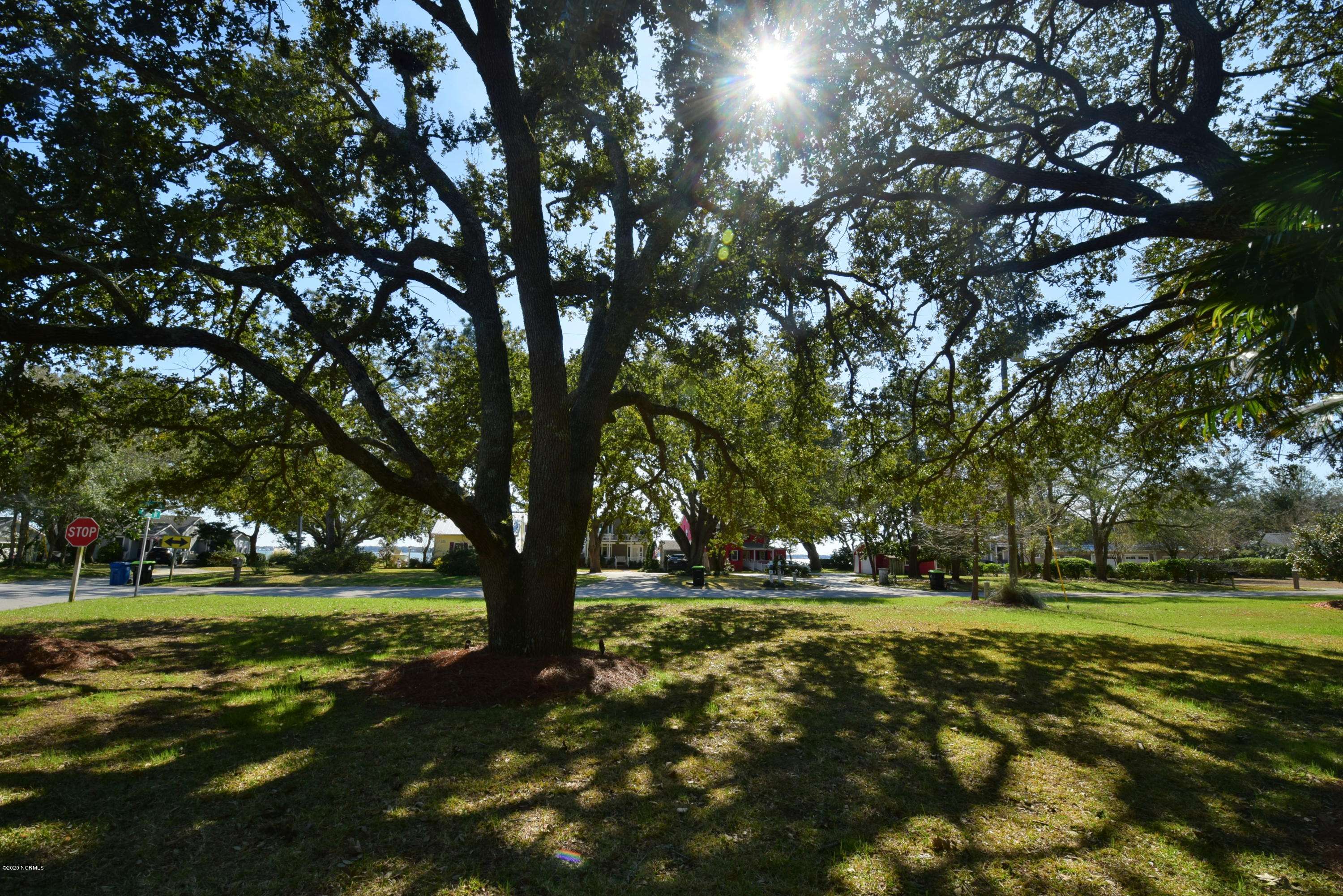Morehead City, NC 28557,5000 Holly LN