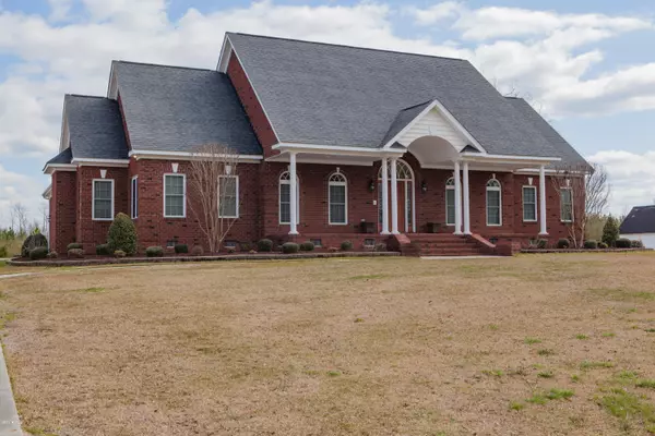 327 Ashland Drive, Kinston, NC 28504