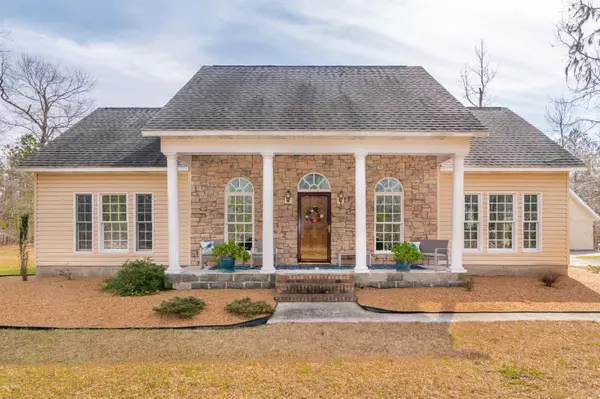 Chocowinity, NC 27817,129 Bay Point RD