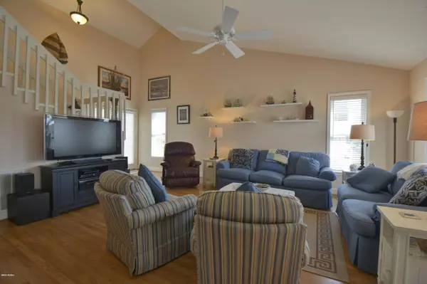 Holden Beach, NC 28462,1210 Ocean BLVD W #B 2 East Side