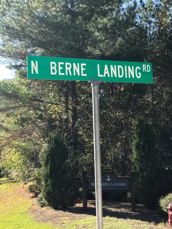 New Bern, NC 28560,137 N Berne Landing RD