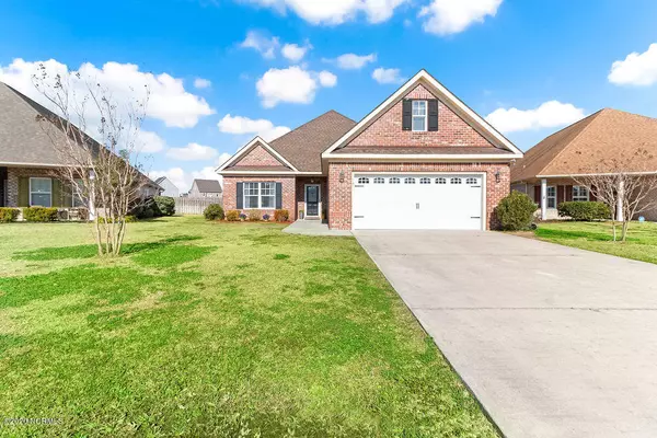 257 Silver Creek LOOP, Sneads Ferry, NC 28460