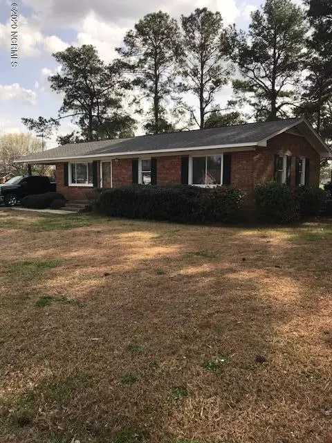 518 E Pollock ST, Mount Olive, NC 28365