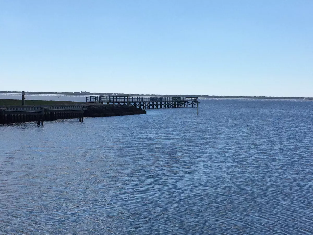 Newport, NC 28570,608 Hull Circle