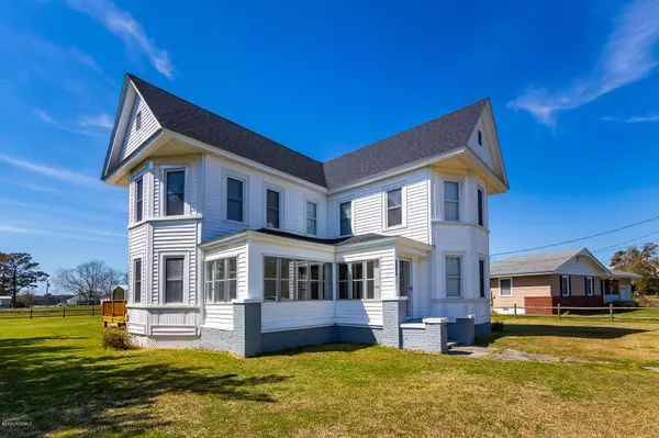 Marshallberg, NC 28553,230 Polly Hill RD