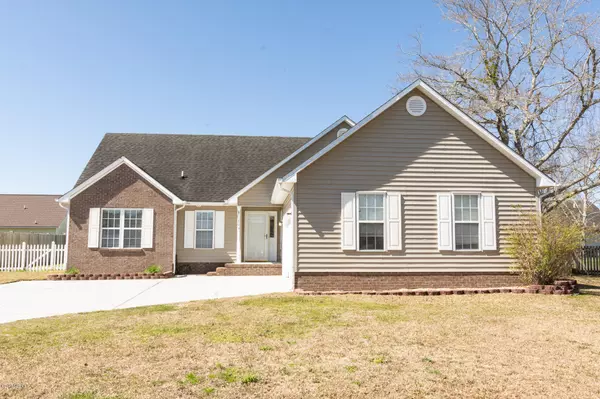 306 Dapper Dan DR, Sneads Ferry, NC 28460