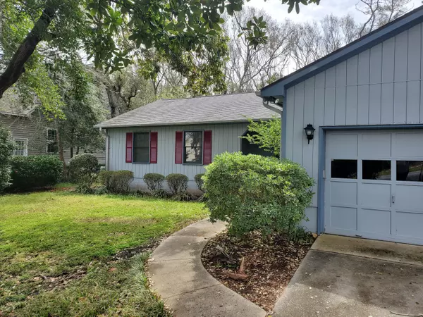 127 Arborvitae DR, Pine Knoll Shores, NC 28512