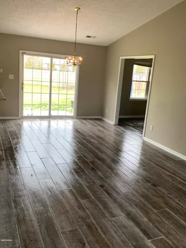 Hubert, NC 28539,113 N Ivy DR