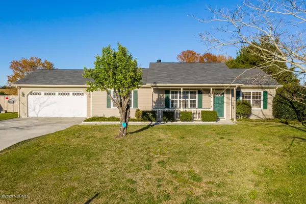 209 Zachary LN, Hubert, NC 28539