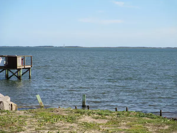 Harkers Island, NC 28531,1446 Island RD