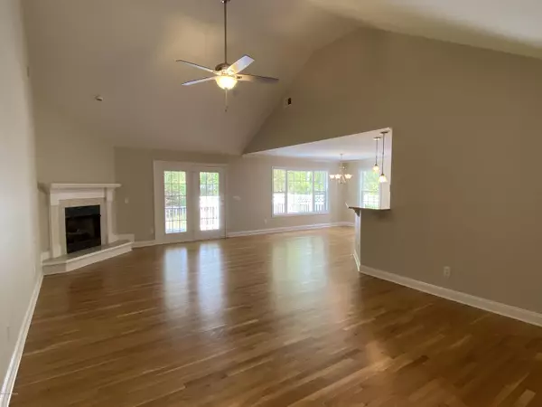 Castle Hayne, NC 28429,4135 Cape Landing RD