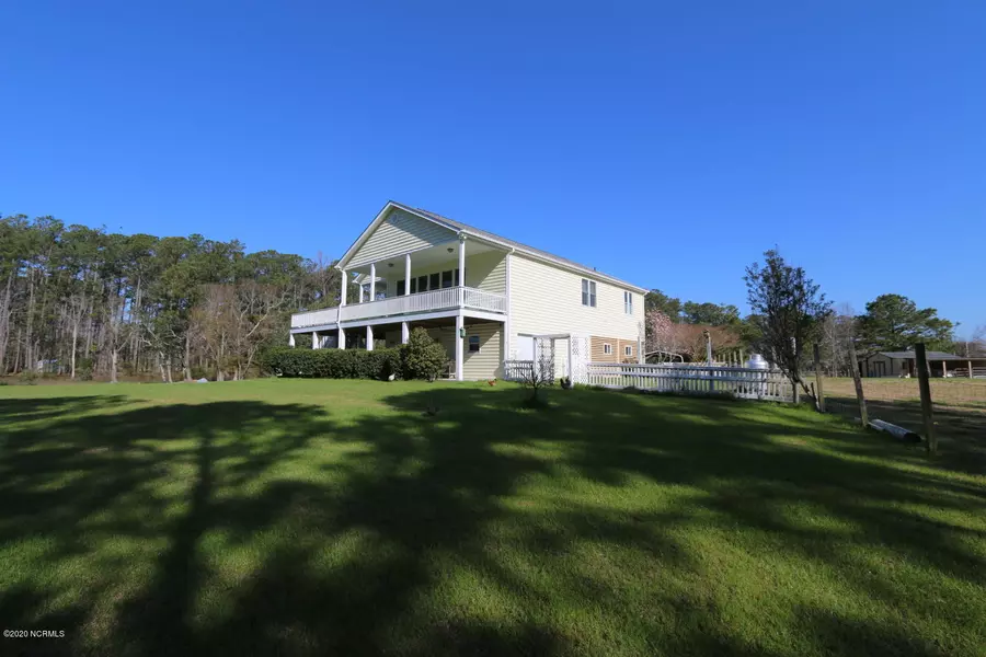 621 Russells Creek RD, Beaufort, NC 28516