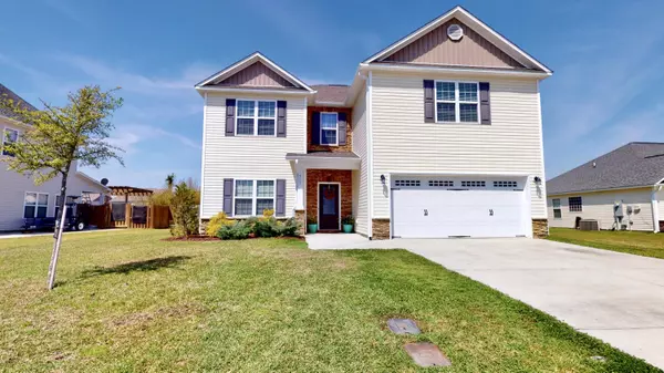 517 Louvre LN, Jacksonville, NC 28546