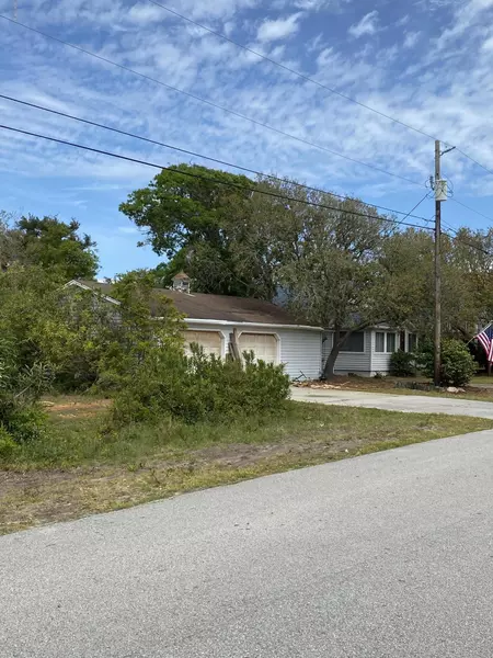 305 N 4th Avenue, Kure Beach, NC 28449