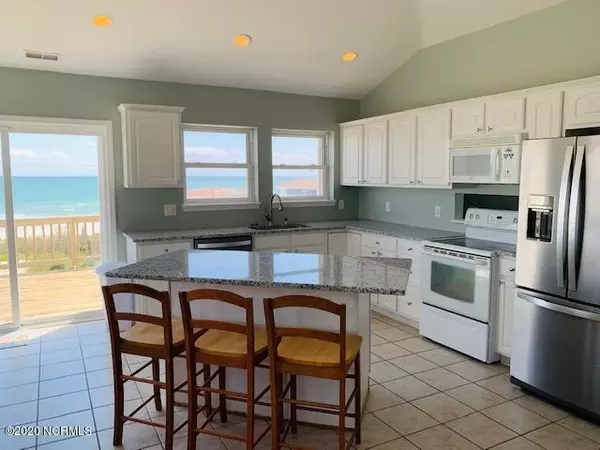 North Topsail Beach, NC 28460,215 Sea Shore DR