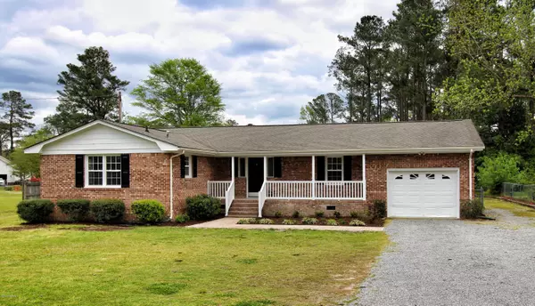 405 Madam Moores LN, New Bern, NC 28562