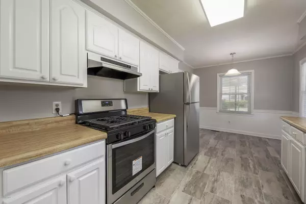 New Bern, NC 28562,1008 Albemarle CT