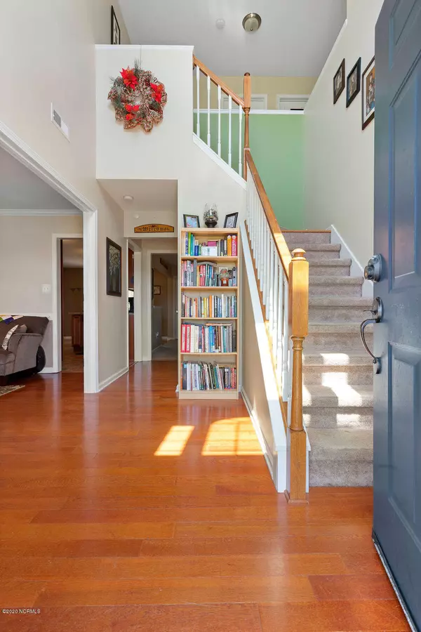 Hubert, NC 28539,316 Trappers RD