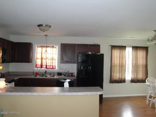 Hubert, NC 28539,405 S Elisa LN