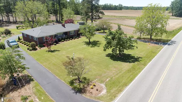 1925 Rough And Ready RD, Whiteville, NC 28472