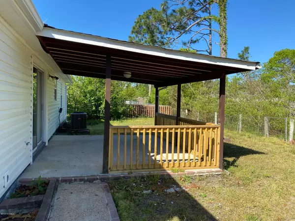 Hubert, NC 28539,313 Crown Point RD