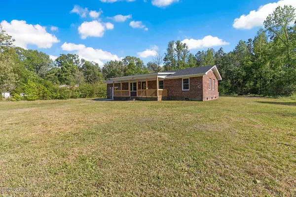 1430 Deppe Loop RD, Maysville, NC 28555