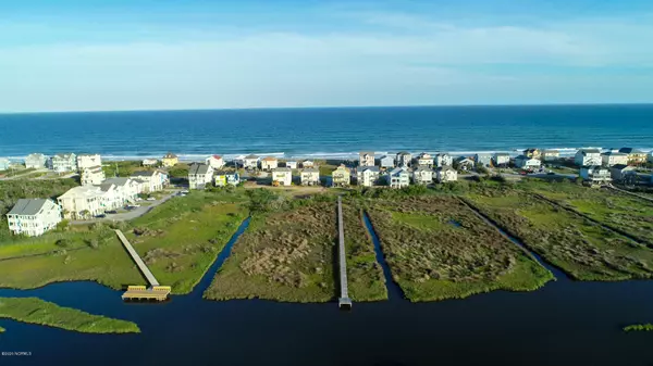 North Topsail Beach, NC 28460,3779 Island DR