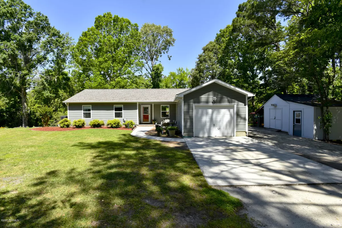 Hubert, NC 28539,122 Pine Needle DR