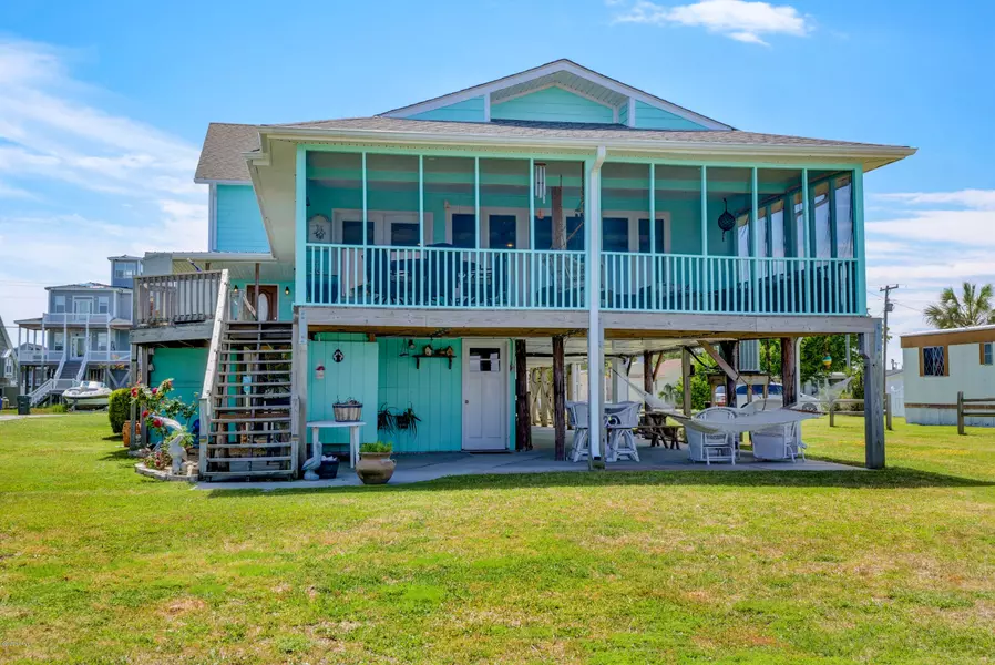 9038 W 9th ST, Surf City, NC 28445