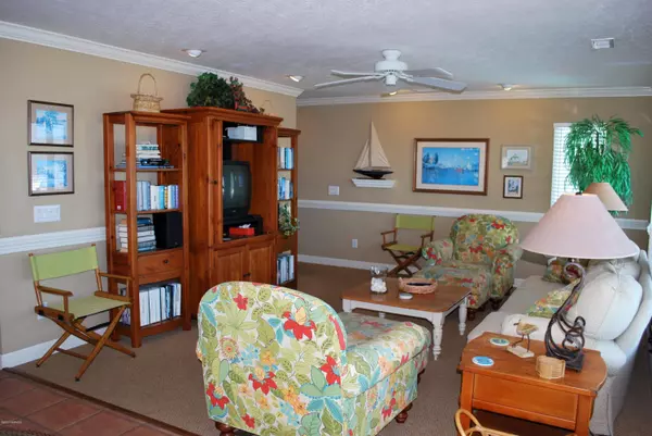 Holden Beach, NC 28462,913 Ocean BLVD W