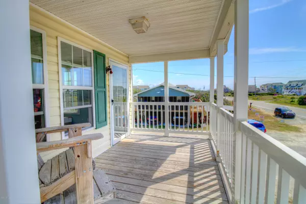 North Topsail Beach, NC 28460,3505 Island DR