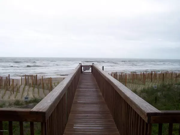 North Topsail Beach, NC 28460,109 Old Village LN