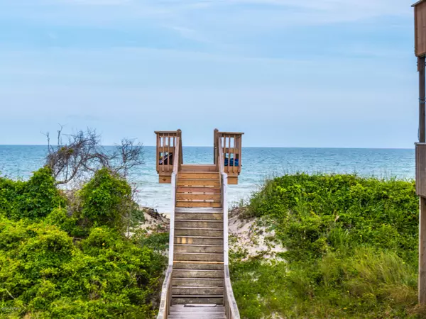 North Topsail Beach, NC 28460,4458 Island Drive