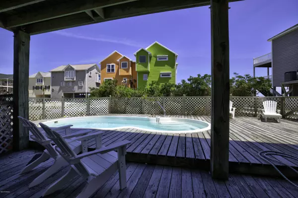 Surf City, NC 28445,814 N Topsail DR