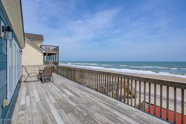 North Topsail Beach, NC 28460,412 New River Inlet RD