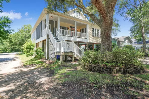 117 SE 2nd Street, Oak Island, NC 28465