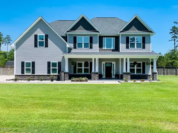 706 Southernwood PL, Hubert, NC 28539