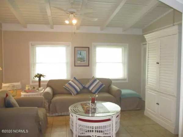 Oak Island, NC 28465,305 Crowell ST