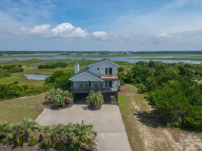 6618 Kings Lynn DR, Oak Island, NC 28465