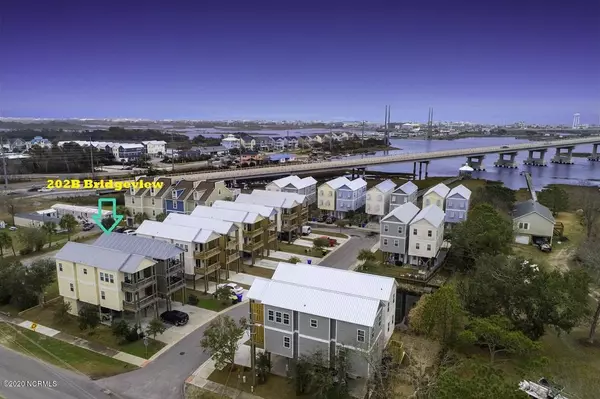 202 Bridgeview CT #B, Surf City, NC 28445