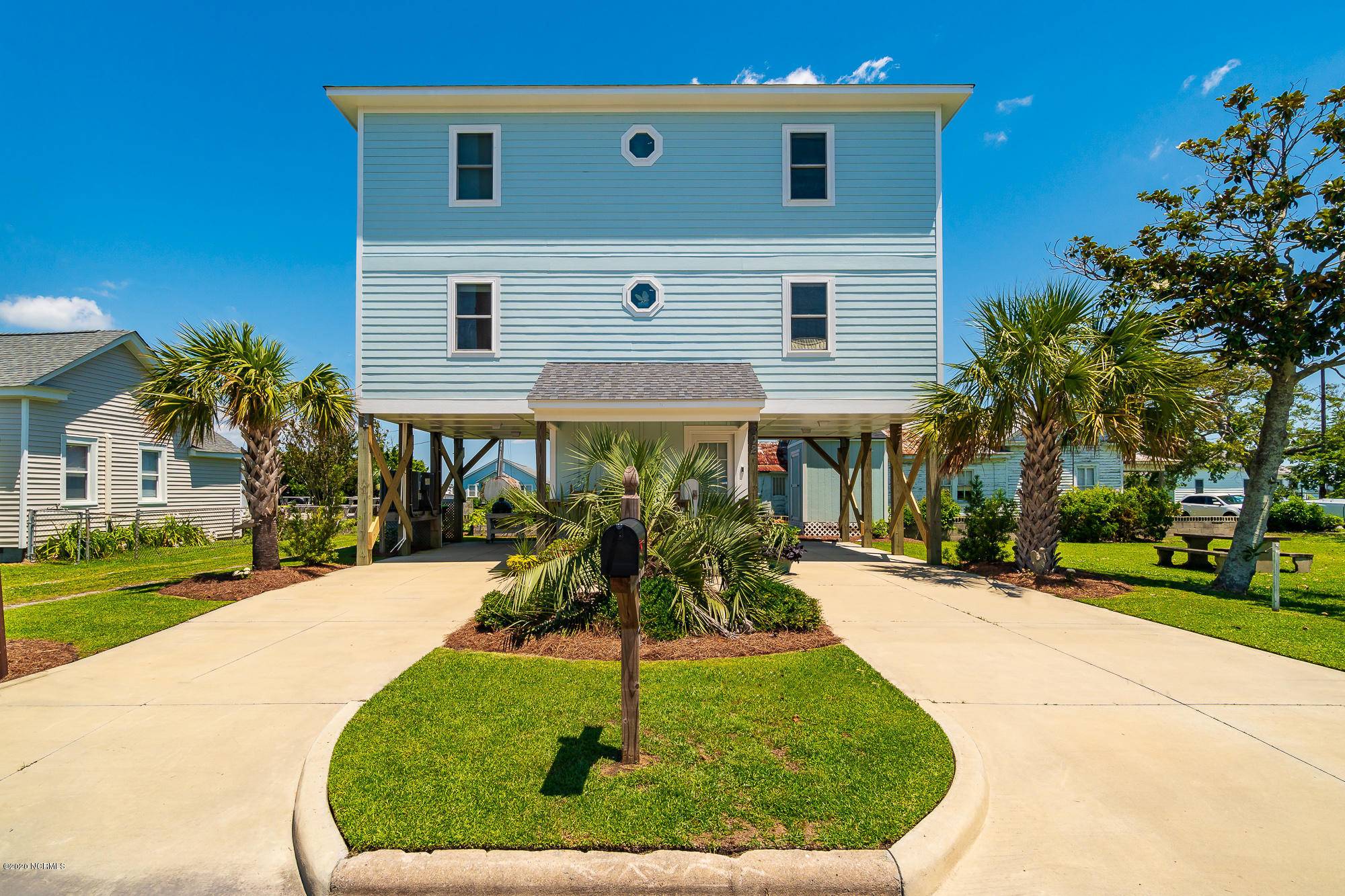 Morehead City, NC 28557,802 Bay ST