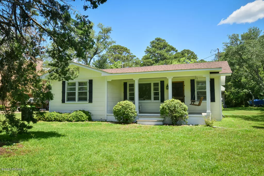 Harkers Island, NC 28531,303 Cape Lookout DR