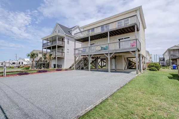 North Topsail Beach, NC 28460,2416 Island DR