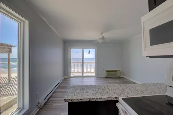 North Topsail Beach, NC 28460,2182 New River Inlet Road #172